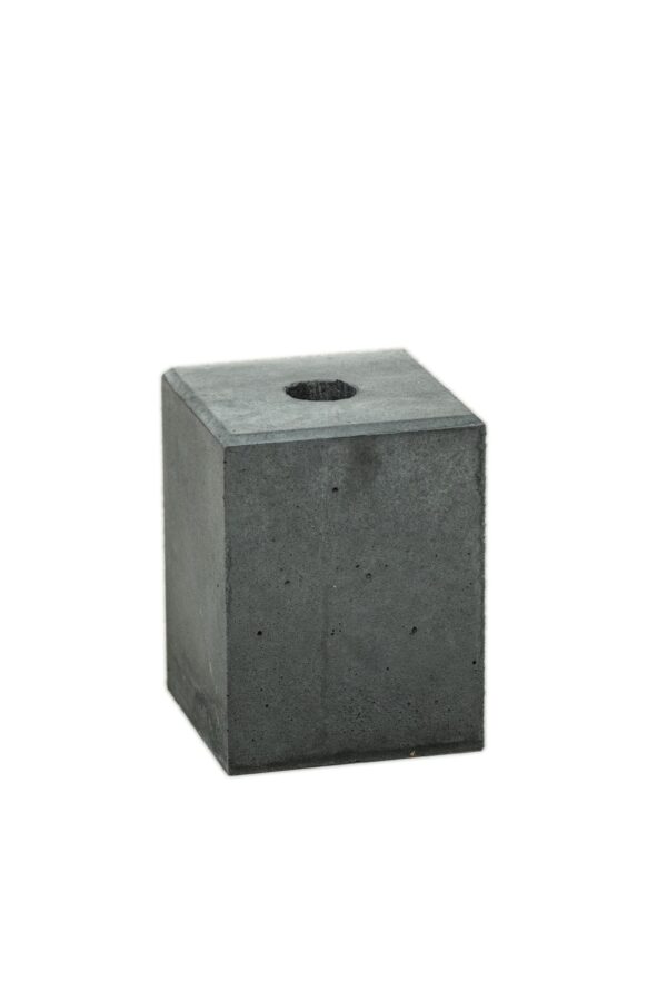 betonpoer 150x150x200mm met doorlopend gat 40mm t.b.v. betonvloer, incl. draadeind 330mm en chem.